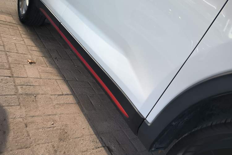 Used CHANGAN OSHAN X7 PLUS 2022 1.5T Blue Whale Edition Automatic Luxury Trim Right Side Sill