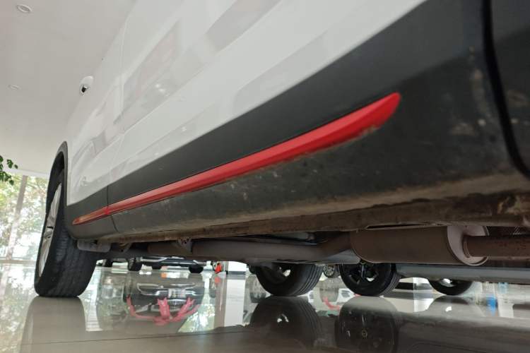 Used CHANGAN OSHAN X7 PLUS 2022 1.5T Blue Whale Edition Automatic Prestige Version Right Side Sill