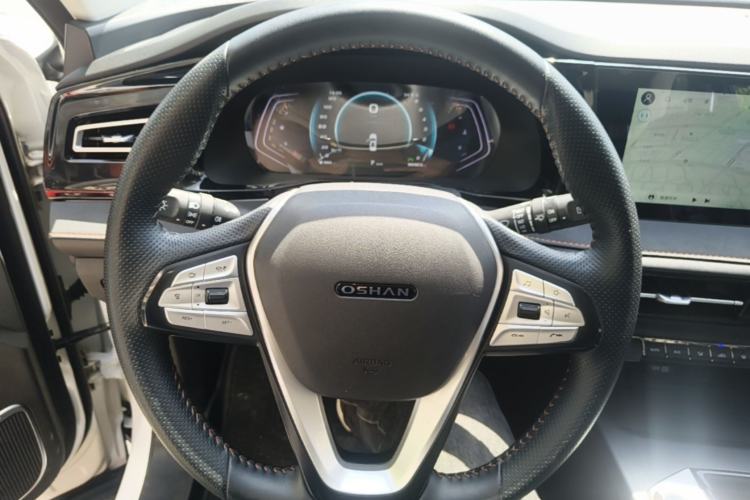 Used CHANGAN OSHAN X7 PLUS 2022 1.5T Blue Whale Edition Automatic ZhiZun Model Steering Wheel