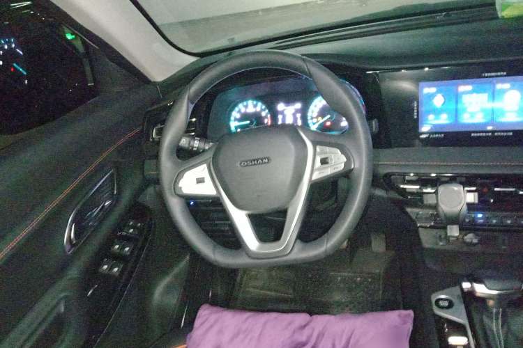 Used CHANGAN OSHAN X7 PLUS 2022 1.5T Blue Whale Edition Automatic Luxury Trim Steering Wheel