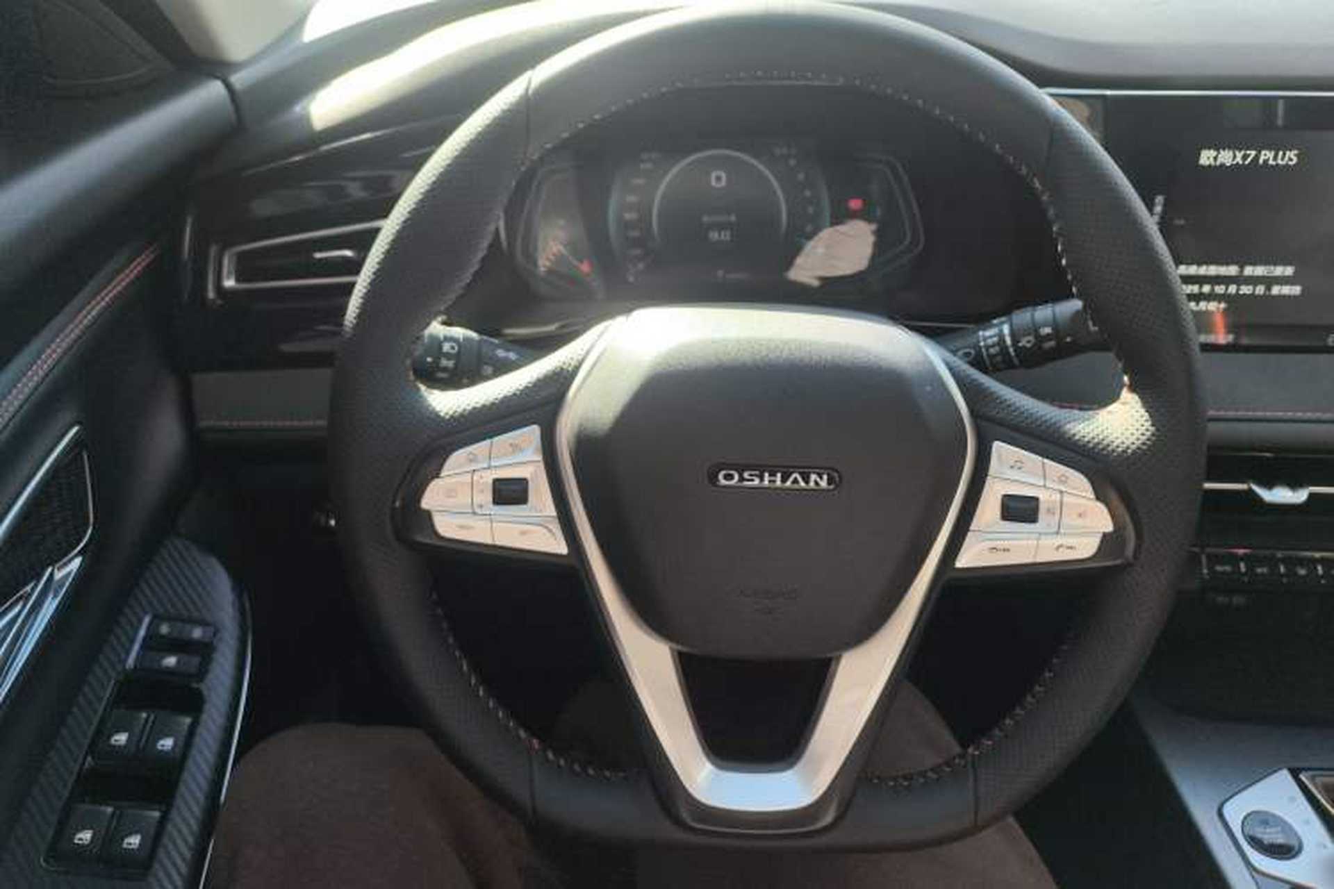 Used CHANGAN OSHAN X7 PLUS 2022 1.5T Blue Whale Edition Automatic Prestige Version Steering Wheel