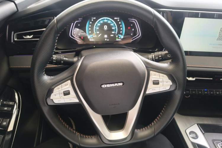 Used CHANGAN OSHAN X7 PLUS 2022 1.5T Blue Whale Edition Automatic ZhiZun Model Steering Wheel