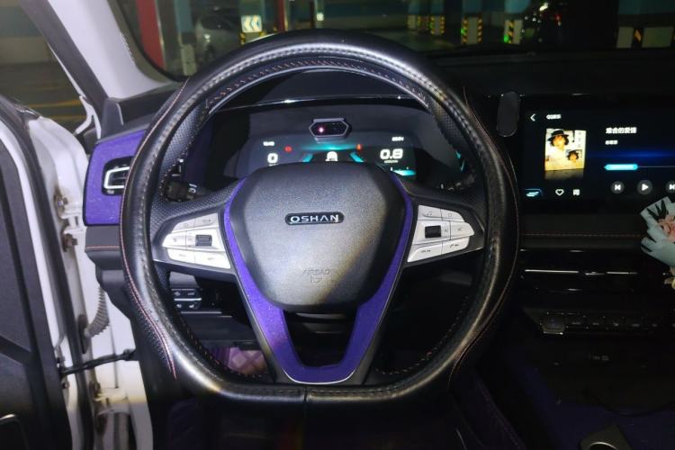 Used CHANGAN OSHAN X7 PLUS 2022 1.5T Blue Whale Edition Automatic Geeker Navigation Model Steering Wheel