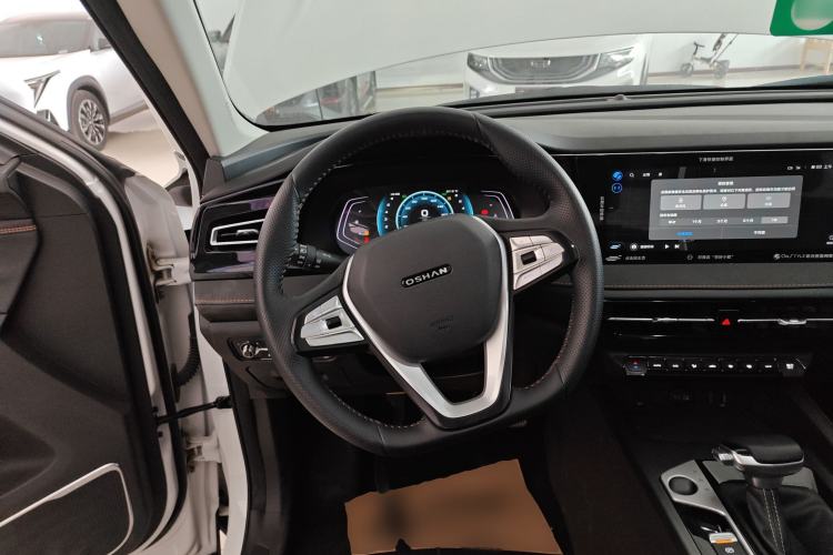 Used CHANGAN OSHAN X7 PLUS 2022 1.5T Blue Whale Edition Automatic Prestige Version Steering Wheel