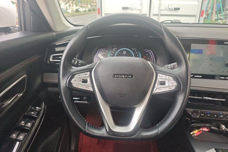 Used CHANGAN OSHAN X7 PLUS 2022 1.5T Blue Whale Edition Automatic ZhiZun Model Steering Wheel