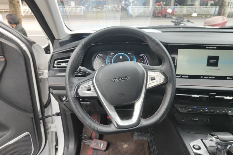 Used CHANGAN OSHAN X7 PLUS 2022 1.5T Blue Whale Edition Automatic Prestige 7-Seater Steering Wheel