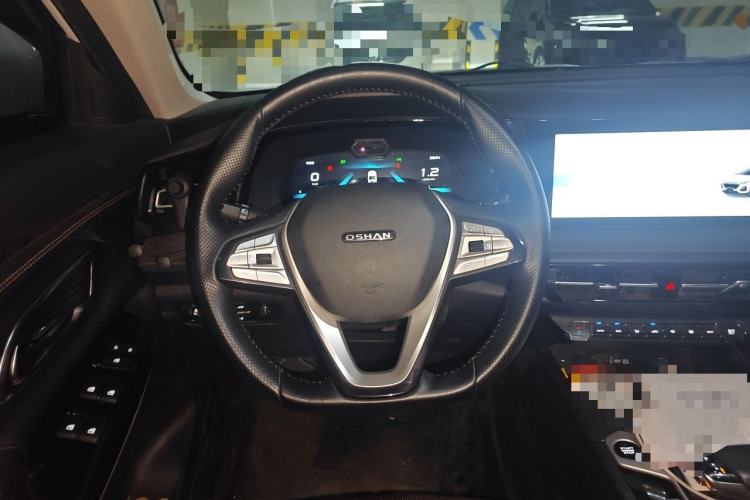 Used CHANGAN OSHAN X7 PLUS 2022 1.5T Blue Whale Edition Automatic Geeker Navigation Model Steering Wheel