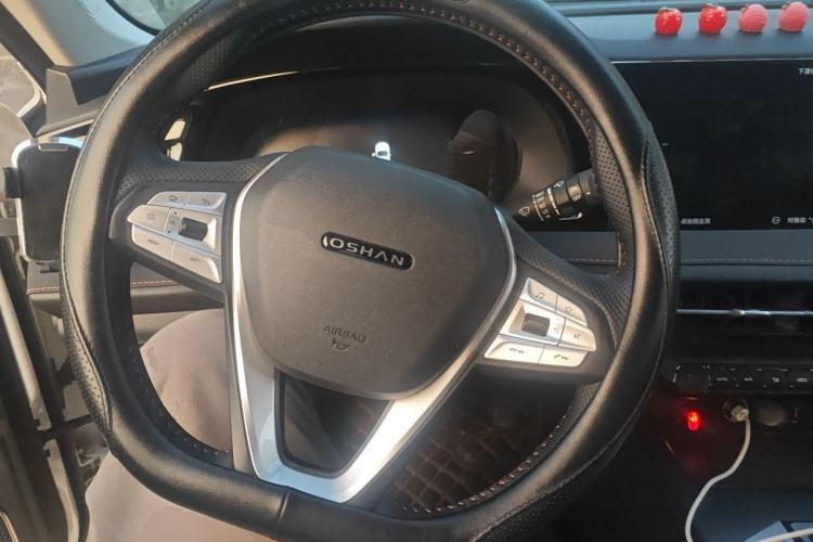 Used CHANGAN OSHAN X7 PLUS 2022 1.5T Blue Whale Edition Automatic Prestige Version Steering Wheel