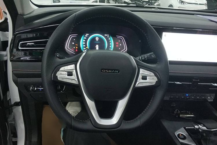 Used CHANGAN OSHAN X7 PLUS 2022 1.5T Blue Whale Edition Automatic Prestige Version Steering Wheel
