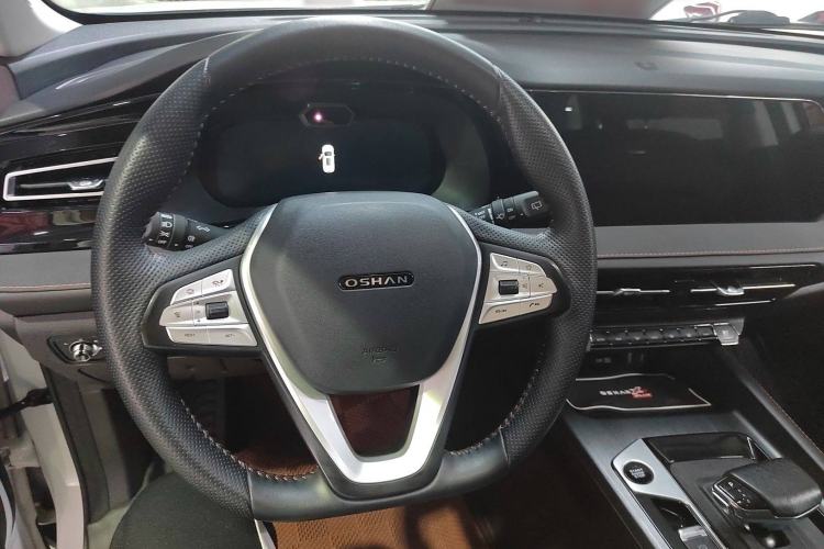 Used CHANGAN OSHAN X7 PLUS 2022 1.5T Blue Whale Edition Automatic Geeker Navigation Model Steering Wheel
