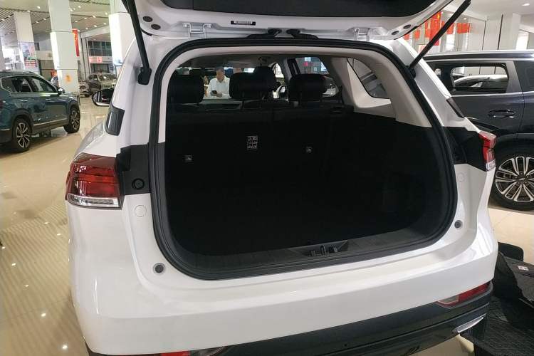 Used CHANGAN OSHAN X7 PLUS 2022 1.5T Blue Whale Edition Automatic Prestige Version Trunk