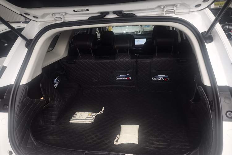 Used CHANGAN OSHAN X7 PLUS 2022 1.5T Blue Whale Edition Automatic Prestige Version Trunk