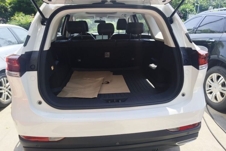 Used CHANGAN OSHAN X7 PLUS 2022 1.5T Blue Whale Edition Automatic ZhiZun Model Trunk