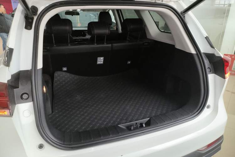 Used CHANGAN OSHAN X7 PLUS 2022 1.5T Blue Whale Edition Automatic Geeker Navigation Model Trunk