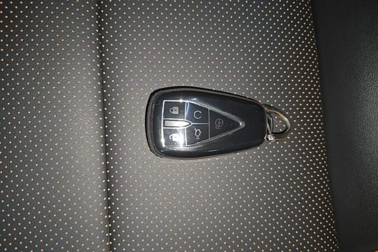 Used CHANGAN OSHAN X7 PLUS 2022 1.5T Blue Whale Edition Automatic Geeker Navigation Model Vehicle Key