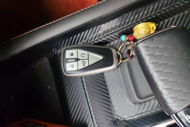 Used CHANGAN OSHAN X7 PLUS 2022 1.5T Blue Whale Edition Automatic Smart Luxury 7-Seater Vehicle Key