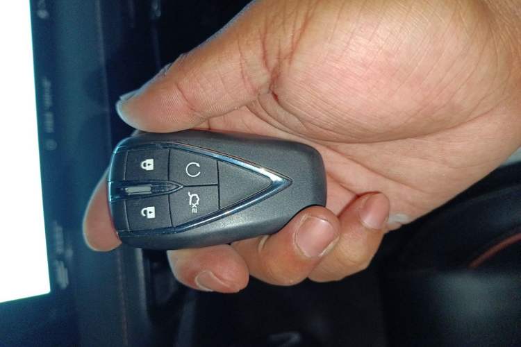 Used CHANGAN OSHAN X7 PLUS 2022 1.5T Blue Whale Edition Automatic Prestige Version Vehicle Key