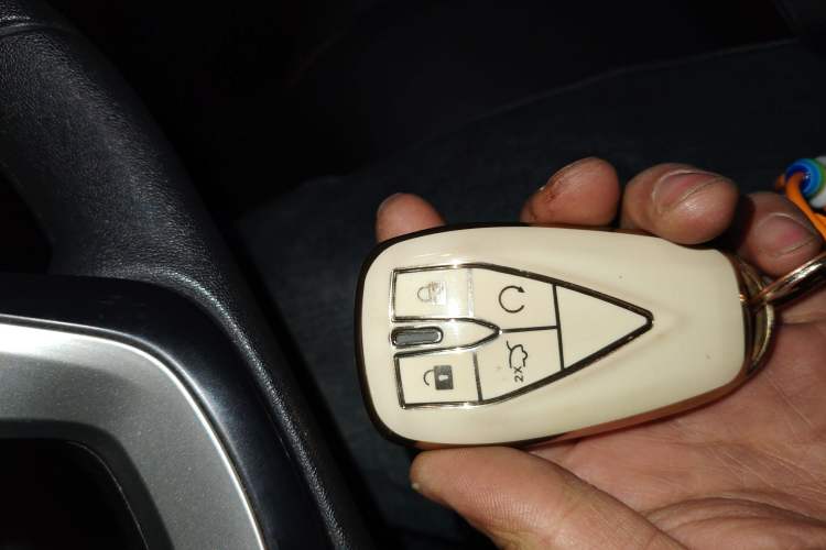 Used CHANGAN OSHAN X7 PLUS 2022 1.5T Blue Whale Edition Automatic Luxury Trim Vehicle Key