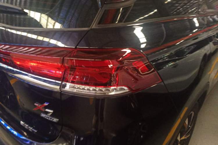 Used CHANGAN OSHAN X7 PLUS 2023 Enjoy Edition 1.5T Automatic Prestige Model Right Rear Taillight