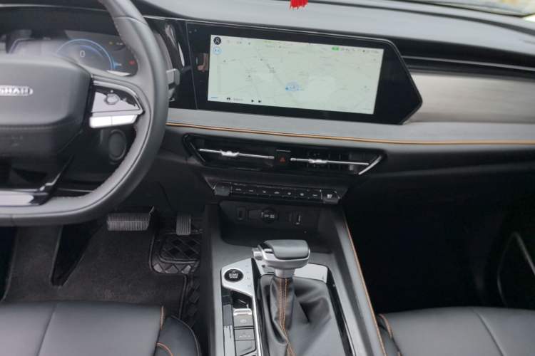 Used CHANGAN OSHAN X7 PLUS 2023 Enjoy Edition 1.5T Automatic Prestige Model Audio And AC Panel