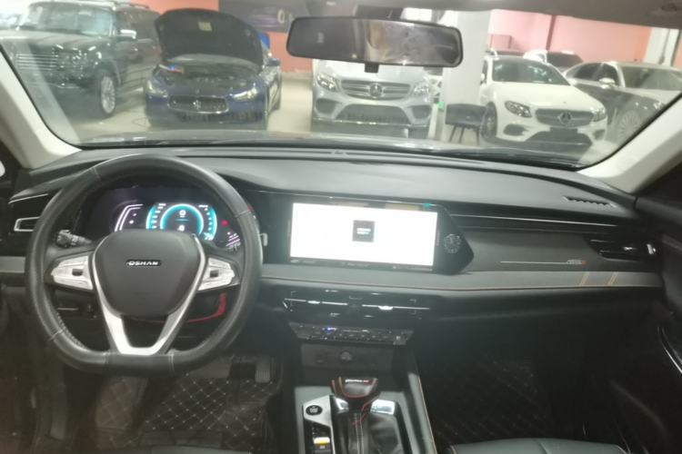 Used CHANGAN OSHAN X7 PLUS 2023 Enjoy Edition 1.5T Automatic Prestige Model Center Console