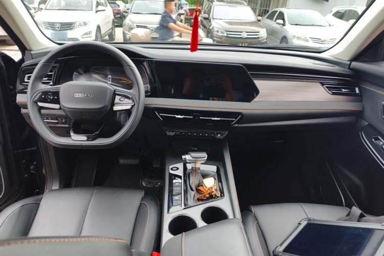 Used CHANGAN OSHAN X7 PLUS 2023 Enjoy Edition 1.5T Automatic Prestige Model Center Console