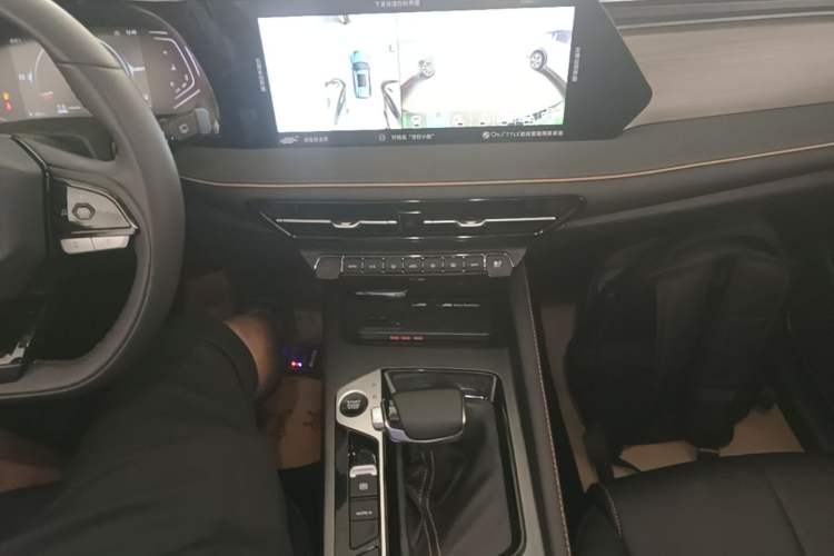 Used CHANGAN OSHAN X7 PLUS 2023 Enjoy Edition 1.5T Automatic Prestige Model Gear Lever