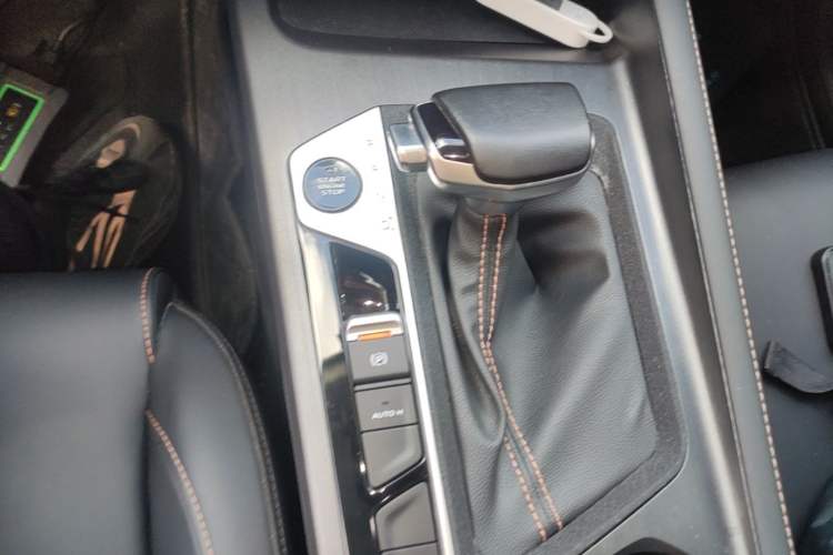 Used CHANGAN OSHAN X7 PLUS 2023 Enjoy Edition 1.5T Automatic Smart Version Gear Lever