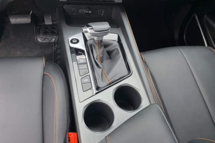 Used CHANGAN OSHAN X7 PLUS 2023 Enjoy Edition 1.5T Automatic Prestige Model Gear Lever