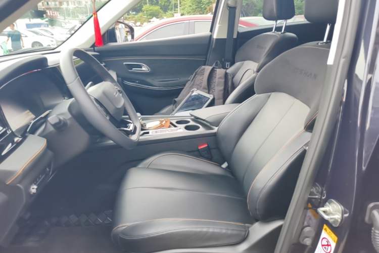 Used CHANGAN OSHAN X7 PLUS 2023 Enjoy Edition 1.5T Automatic Prestige Model Left Front Seat