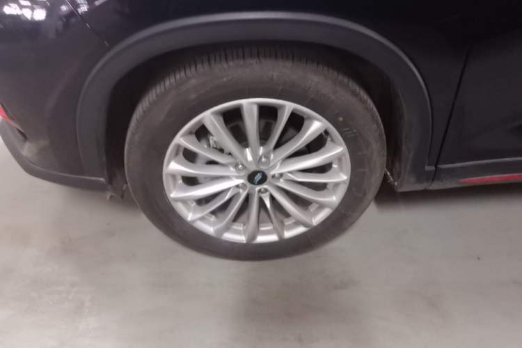 Used CHANGAN OSHAN X7 PLUS 2023 Enjoy Edition 1.5T Automatic Prestige Model Left Front Wheel Hub