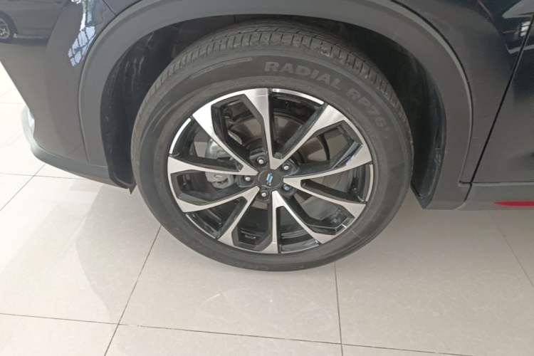 Used CHANGAN OSHAN X7 PLUS 2023 Enjoy Edition 1.5T Automatic Prestige Model Left Front Wheel Hub