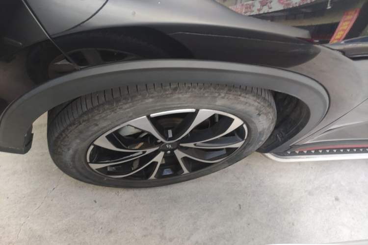 Used CHANGAN OSHAN X7 PLUS 2023 Enjoy Edition 1.5T Automatic Smart Version Left Front Wheel Hub