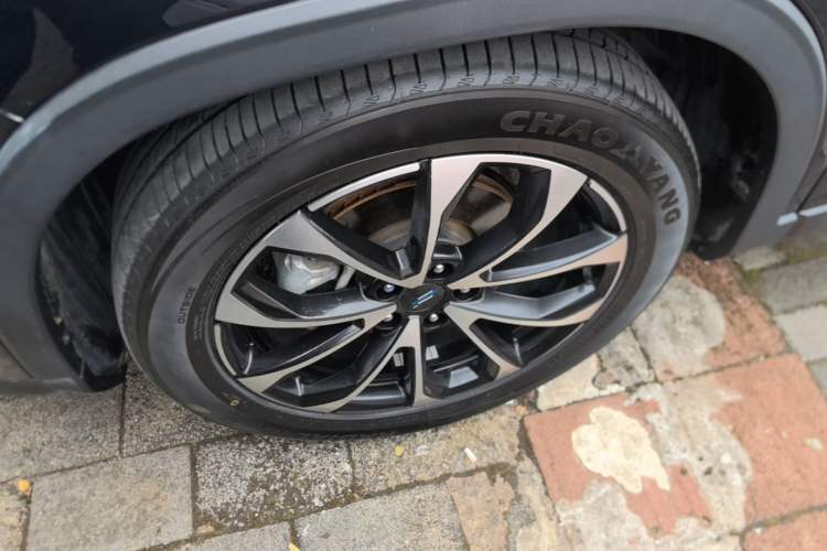 Used CHANGAN OSHAN X7 PLUS 2023 Enjoy Edition 1.5T Automatic Prestige Model Left Front Wheel Hub