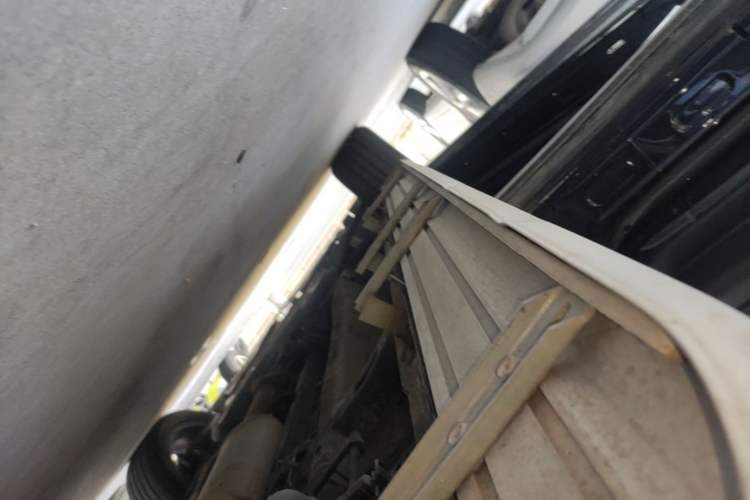 Used CHANGAN OSHAN X7 PLUS 2023 Enjoy Edition 1.5T Automatic Smart Version Left Side Sill