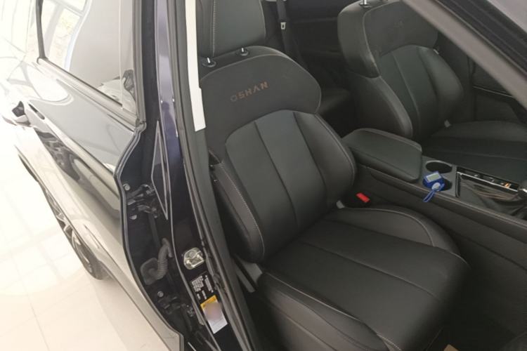 Used CHANGAN OSHAN X7 PLUS 2023 Enjoy Edition 1.5T Automatic Prestige Model Right Front Seat