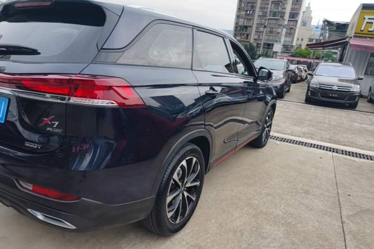 Used CHANGAN OSHAN X7 PLUS 2023 Enjoy Edition 1.5T Automatic Prestige Model Right Rear Taillight
