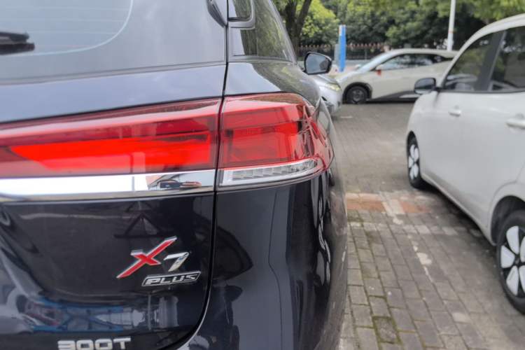 Used CHANGAN OSHAN X7 PLUS 2023 Enjoy Edition 1.5T Automatic Prestige Model Right Rear Taillight