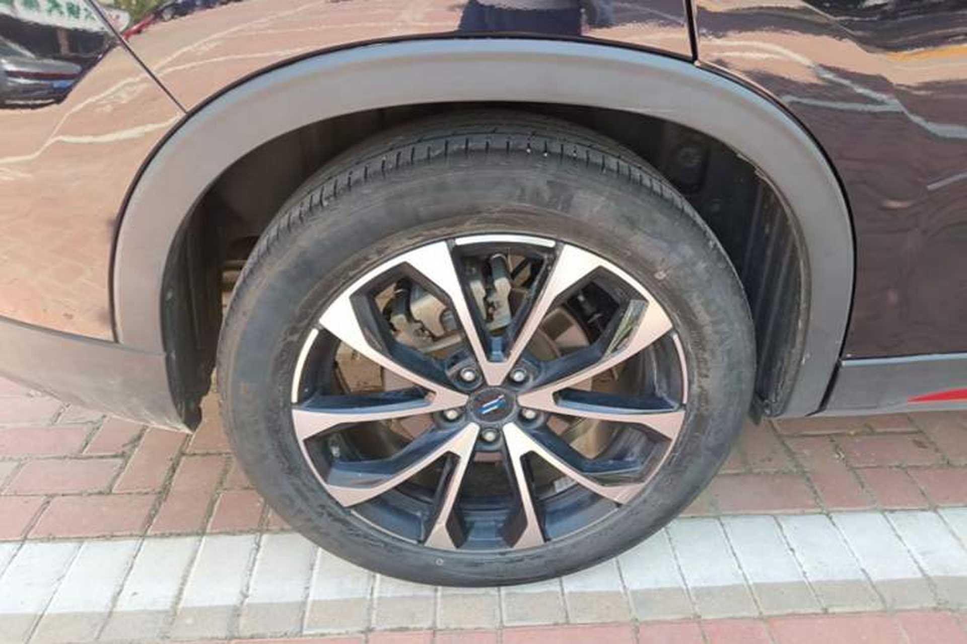 Used CHANGAN OSHAN X7 PLUS 2023 Enjoy Edition 1.5T Automatic Prestige 7-Seater Right Rear Wheel Hub