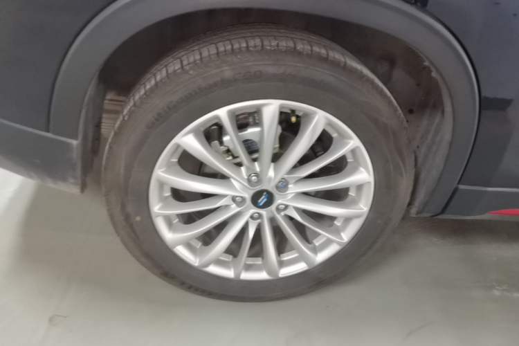 Used CHANGAN OSHAN X7 PLUS 2023 Enjoy Edition 1.5T Automatic Prestige Model Right Rear Wheel Hub