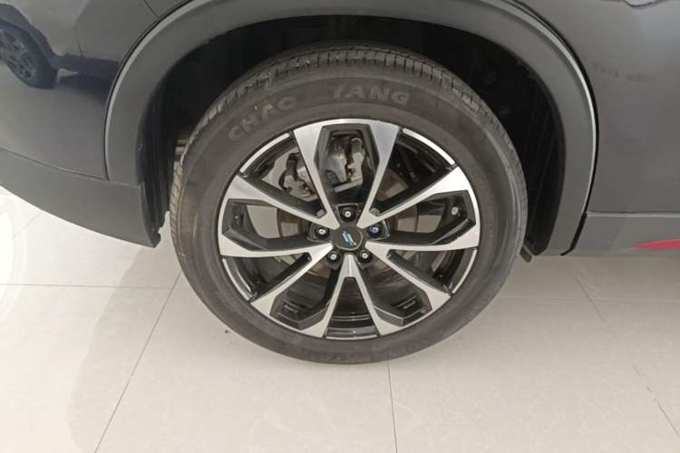 Used CHANGAN OSHAN X7 PLUS 2023 Enjoy Edition 1.5T Automatic Prestige Model Right Rear Wheel Hub