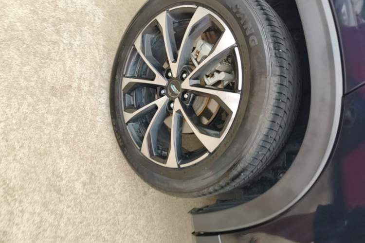 Used CHANGAN OSHAN X7 PLUS 2023 Enjoy Edition 1.5T Automatic Prestige Model Right Rear Wheel Hub