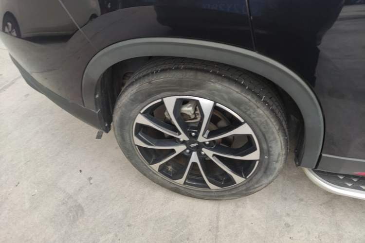 Used CHANGAN OSHAN X7 PLUS 2023 Enjoy Edition 1.5T Automatic Smart Version Right Rear Wheel Hub