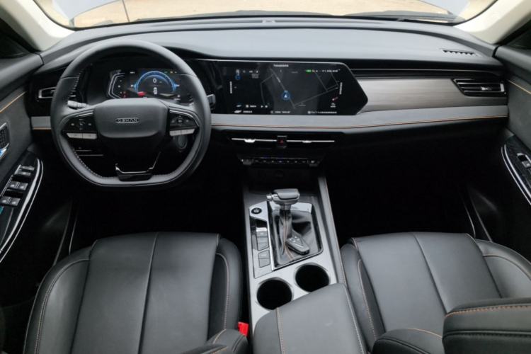 Used CHANGAN OSHAN X7 PLUS 2023 Enjoy Edition 1.5T Automatic Prestige 7-Seater Center Console