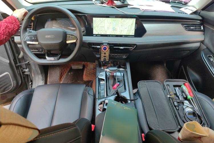 Used CHANGAN OSHAN X7 PLUS 2023 Enjoy Edition 1.5T Automatic Smart Version Center Console