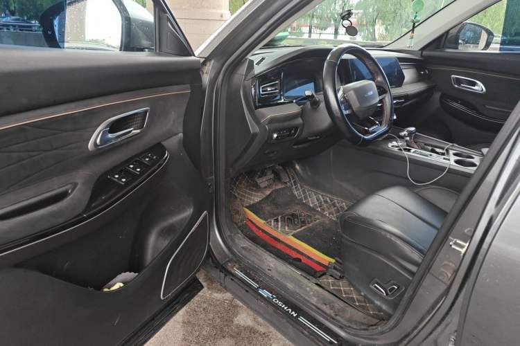 Used CHANGAN OSHAN X7 PLUS 2023 Enjoy Edition 1.5T Automatic Prestige 7-Seater Driver Seat