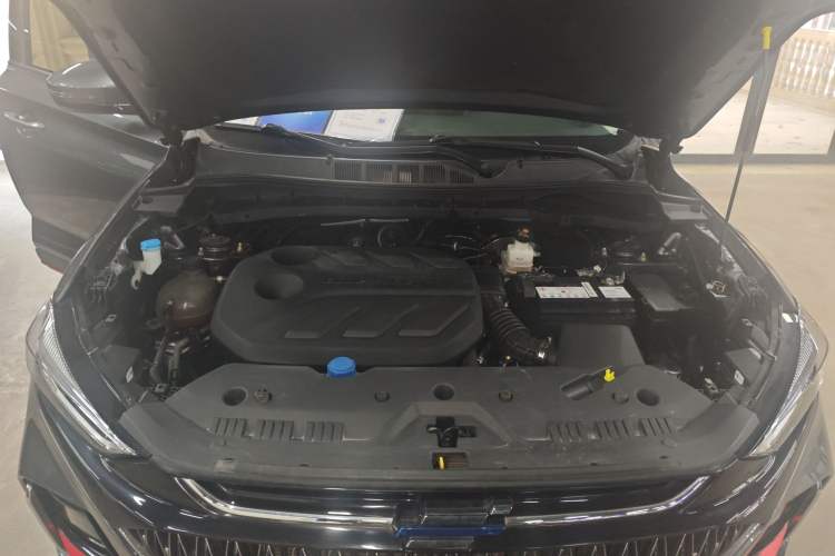 Used CHANGAN OSHAN X7 PLUS 2023 Enjoy Edition 1.5T Automatic Smart Edition 7-Seater Engine Bay