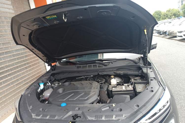 Used CHANGAN OSHAN X7 PLUS 2023 Enjoy Edition 1.5T Automatic Pilot Model 7 Seats Engine Bay