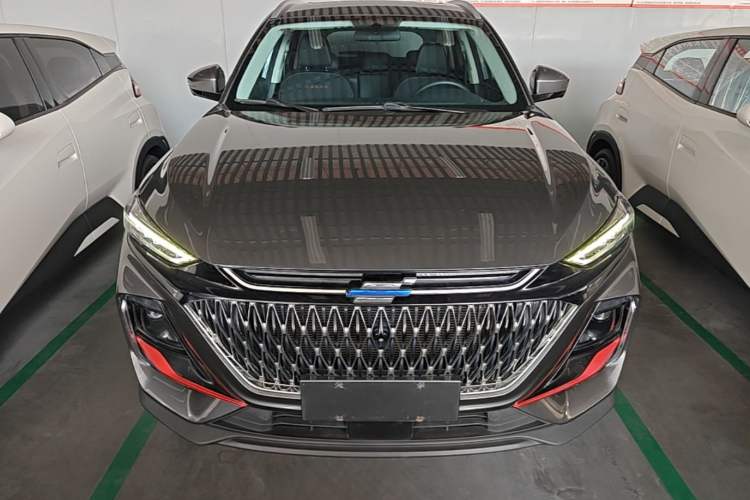 Used CHANGAN OSHAN X7 PLUS 2023 Enjoy Edition 1.5T Automatic Prestige 7-Seater Front