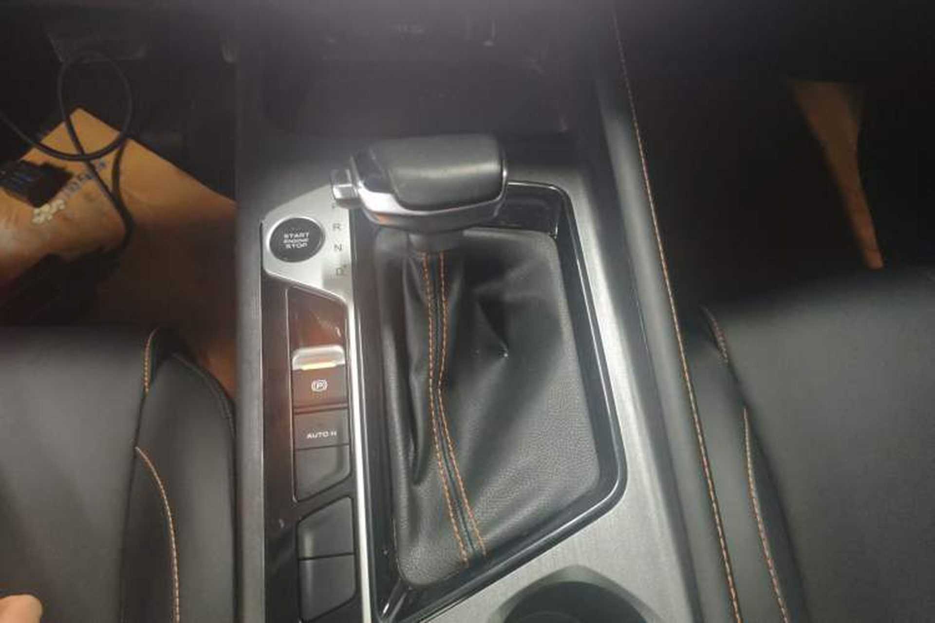 Used CHANGAN OSHAN X7 PLUS 2023 Enjoy Edition 1.5T Automatic Smart Edition 7-Seater Gear Lever